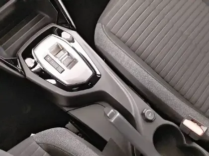 Photo 15 Peugeot 208  Hybrid 100 e-DCS6