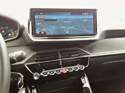 Photo 13 Peugeot 208  Hybrid 100 e-DCS6