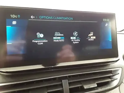 Photo 41 Peugeot 3008  Hybrid 225 e-EAT8