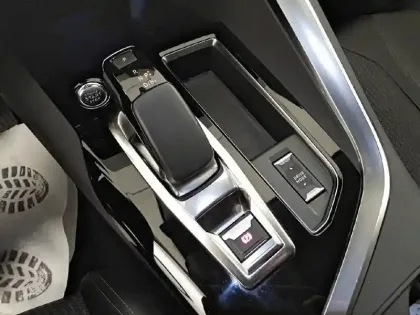 Photo 30 Peugeot 3008  Hybrid 225 e-EAT8