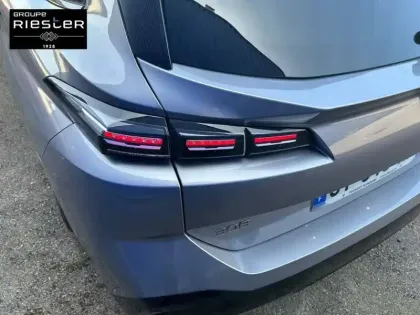 Photo 16 Peugeot 308  SW PureTech 130ch S&S EAT8