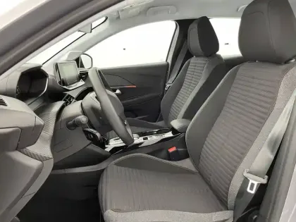 Photo 37 Peugeot 208  Electrique 50 kWh 136ch