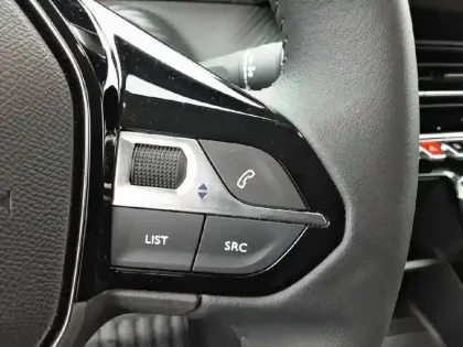 Photo 19 Peugeot 208  PureTech 100 S&S BVM6