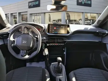 Photo 39 Peugeot 2008  PureTech 100 S&S BVM6