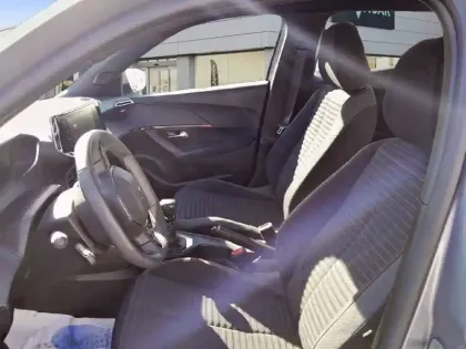 Photo 24 Peugeot 2008  PureTech 100 S&S BVM6