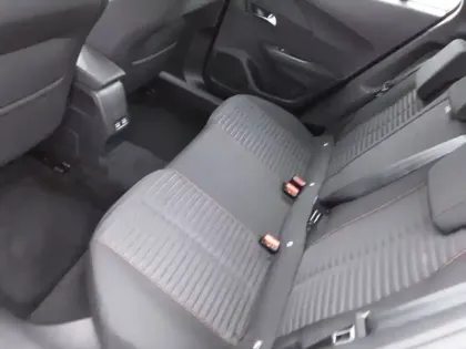 Photo 11 Peugeot 2008  Moteur électrique 136 ch