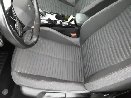 Photo 10 Peugeot 2008  Moteur électrique 136 ch