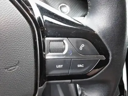 Photo 19 Peugeot 2008  Moteur électrique 136 ch