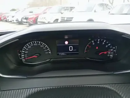 Photo 11 Peugeot 2008  PureTech 100 S&S BVM6