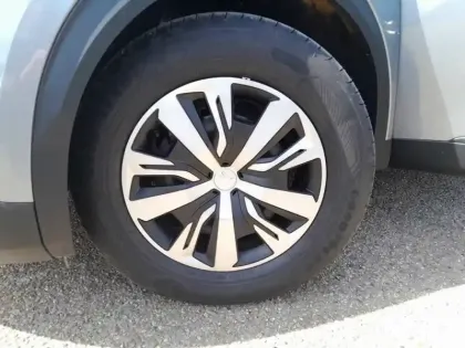 Photo 10 Peugeot 2008  PureTech 100 S&S BVM6