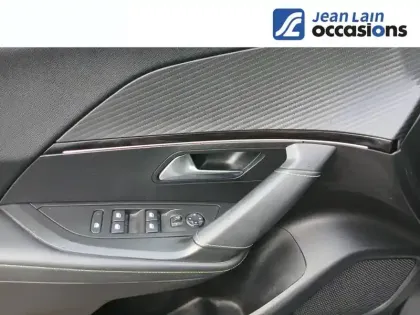 Photo 60 Peugeot 2008  PureTech 130 S&S EAT8