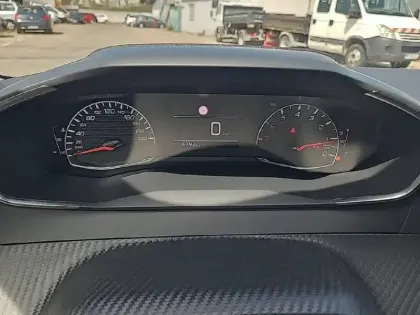 Photo 11 Peugeot 208  PureTech 75 S&S BVM5