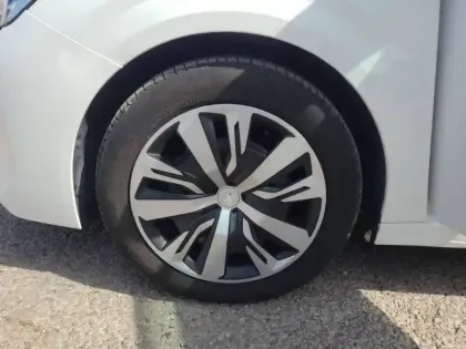 Photo 10 Peugeot 208  PureTech 75 S&S BVM5