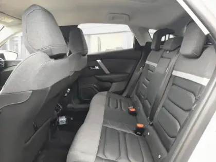 Photo 6 Citroën C4  1.2 Hybride 136ch S&S MAX Automatique