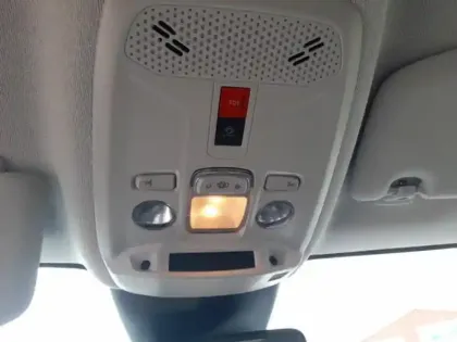 Photo 8 Citroën C4  1.2 Hybride 136ch S&S MAX Automatique