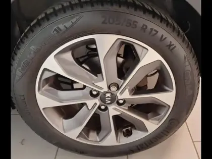 Photo 8 Kia Stonic  1.0 T-GDi 120ch MHEV Launch Edition iBVM6