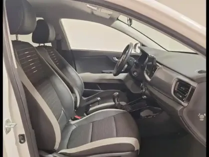 Photo 10 Kia Stonic  1.0 T-GDi 120ch MHEV Launch Edition iBVM6