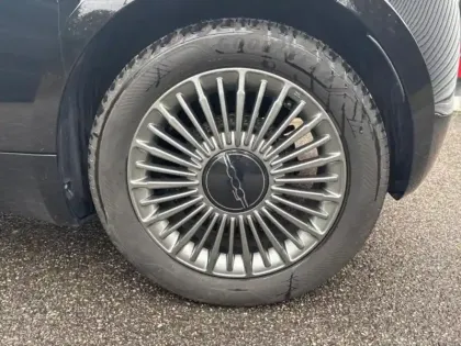 Photo 10 Fiat 500  e 118ch Icône