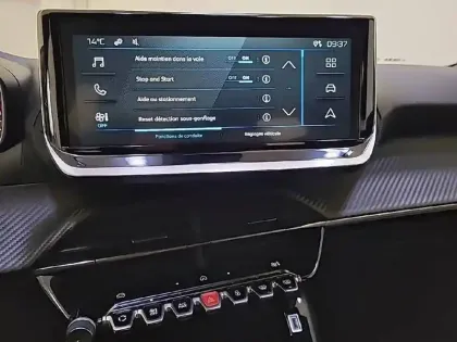 Photo 38 Peugeot 2008  PureTech 100 S&S BVM6