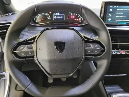 Photo 8 Peugeot 2008  PureTech 100 S&S BVM6