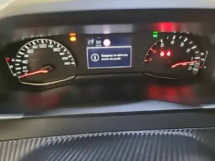 Photo 9 Peugeot 2008  PureTech 100 S&S BVM6