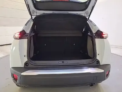 Photo 25 Peugeot 2008  PureTech 100 S&S BVM6