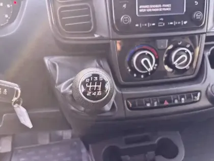 Photo 13 Peugeot Boxer  FOURGON TOLE 3.5 T L3H3 140 S&S BVM6