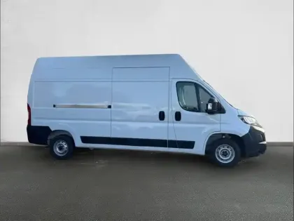 Photo 23 Peugeot Boxer  FOURGON TOLE 3.5 T L3H3 140 S&S BVM6