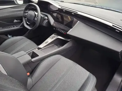 Photo 75 Peugeot 308  PHEV 180 e-EAT8