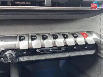 Photo 13 Peugeot 3008  1.2 PureTech 130ch S&S GT EAT8