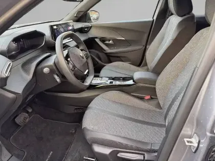 Photo 10 Peugeot 2008  Electrique 54 kWh 156 ch