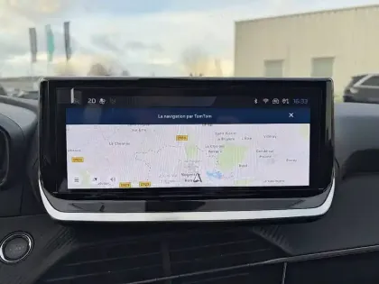 Photo 37 Peugeot 2008  Electrique 54 kWh 156 ch