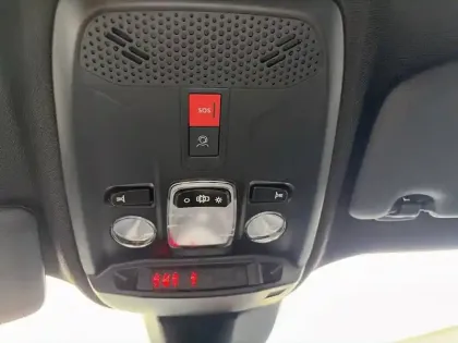 Photo 14 Peugeot 2008  Electrique 54 kWh 156 ch