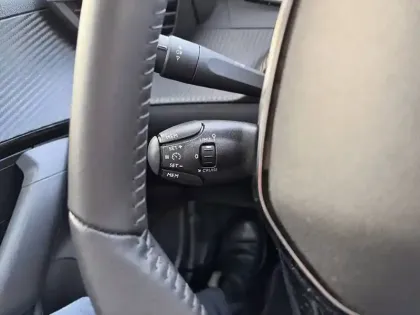 Photo 18 Peugeot 2008  Electrique 54 kWh 156 ch