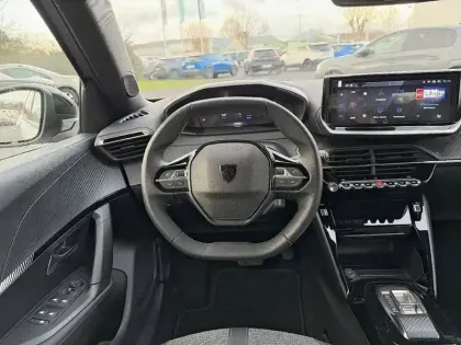 Photo 28 Peugeot 2008  Electrique 54 kWh 156 ch