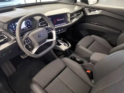 Photo 15 Audi Q4  e-tron 45 285 ch 82 kWh