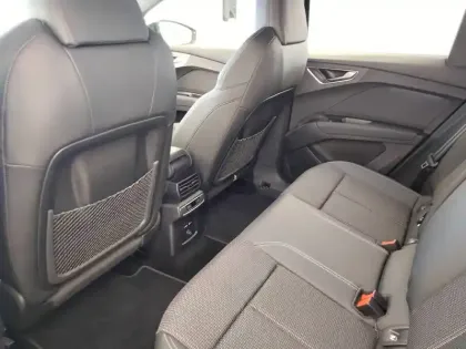 Photo 20 Audi Q4  e-tron 45 285 ch 82 kWh