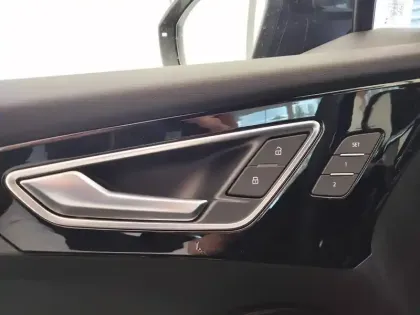 Photo 17 Audi Q4  e-tron 45 285 ch 82 kWh