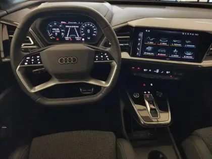 Photo 18 Audi Q4  e-tron 45 285 ch 82 kWh