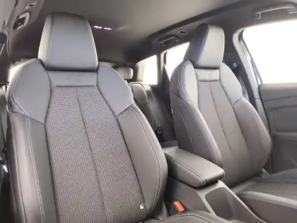 Photo 19 Audi Q4  e-tron 45 285 ch 82 kWh