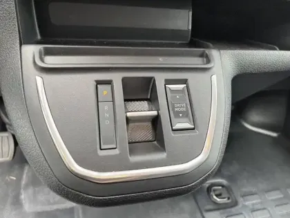 Photo 35 Peugeot Expert E- FGN M ELECTRIQUE 100KWH 136CH BATTERIE 75 KWH