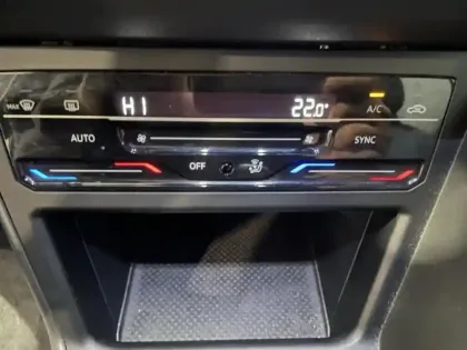 Photo 10 Volkswagen Polo  1.0 TSI 95ch R-Line