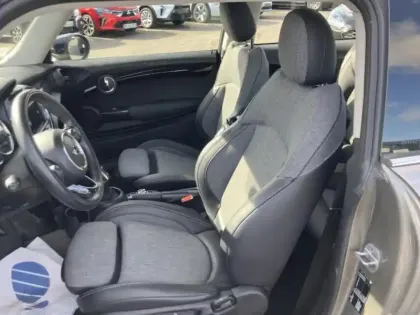 Photo 24 Mini Mini  Cooper 136ch Edition Greenwich BVA7 109g