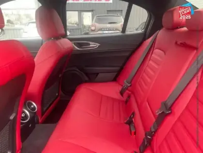 Photo 9 Alfa Romeo Giulia  2.2 Diesel 160ch Veloce AT8