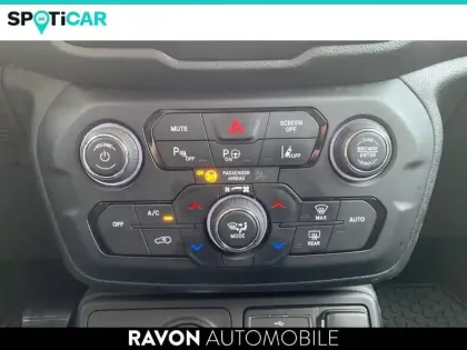 Photo 18 Jeep Renegade  1.3 Turbo T4 240 ch PHEV BVA6 4xe eAWD