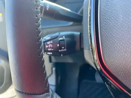 Photo 34 Peugeot 2008  Electrique 54 kWh 156 ch