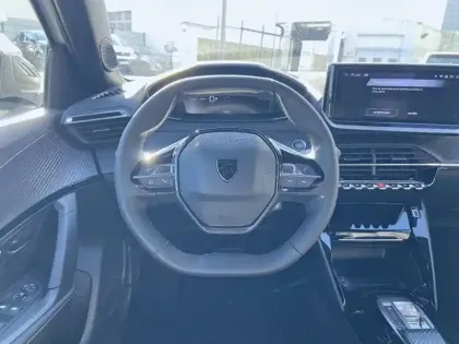 Photo 28 Peugeot 2008  Electrique 54 kWh 156 ch