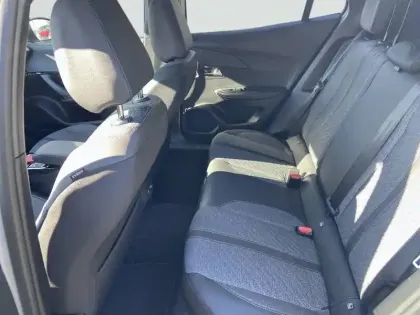 Photo 31 Peugeot 2008  Electrique 54 kWh 156 ch