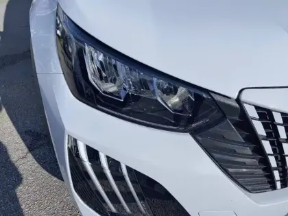 Photo 35 Peugeot 2008  Electrique 54 kWh 156 ch