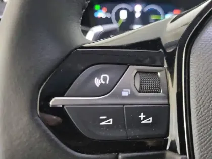 Photo 69 Peugeot 208  Hybrid 100 e-DCS6